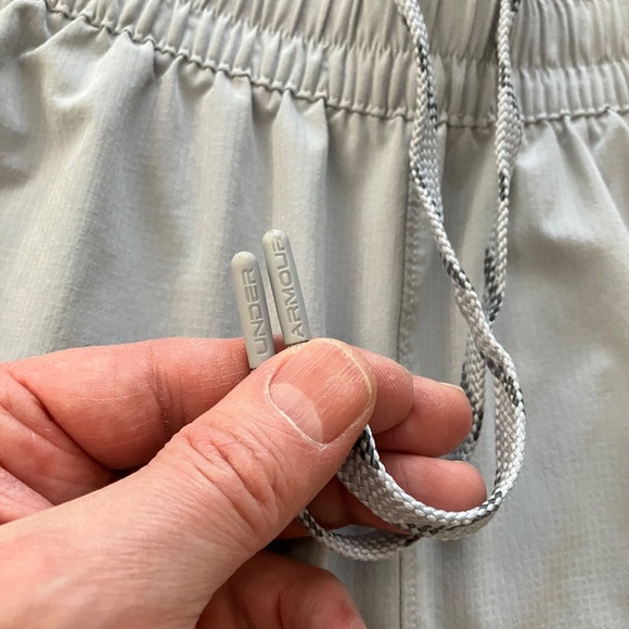 Under Armour Men’s Elevated Woven 2.0 Shorts 1362289 Light Gray Size XL Fitted - Picture 10 of 16